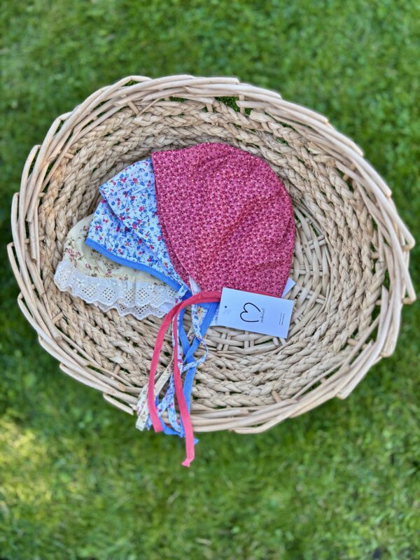 Lilleline punane bonnet nokaga - Image 3